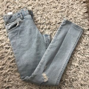 Levi’s girlfriend jeans